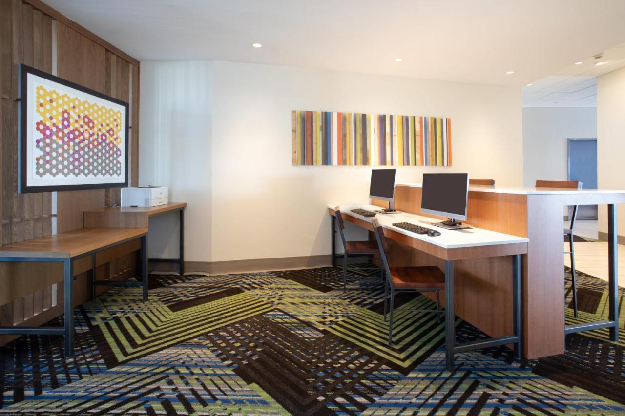 Holiday Inn Express & Suites - Goodland I-70 By Ihg Экстерьер фото